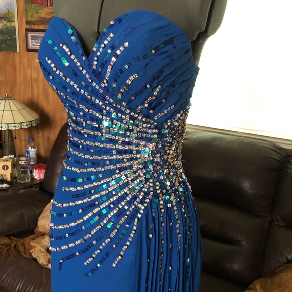 Tony Bowls Beaded Sequin Formal Dress - Picture 3 of 14